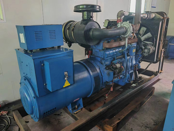 临夏县100kW柴油发电机组使用多级机油有哪些优缺点？